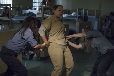 selenis leyva nude|Selenis Leyva Lesbian Scene in Orange Is The New Black